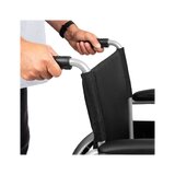 Fauteuil roulant pliable avec cadre en acier